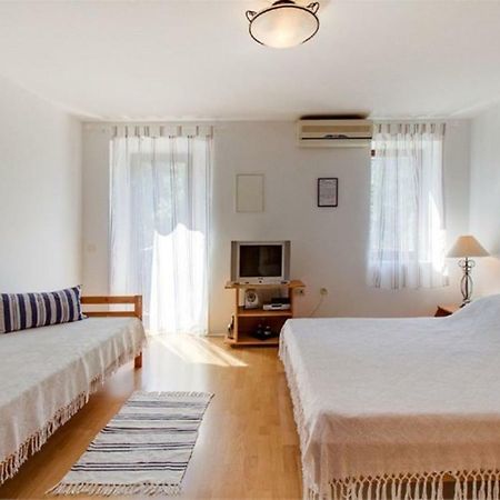 Apartments Jelena Veli Lošinj Exteriör bild